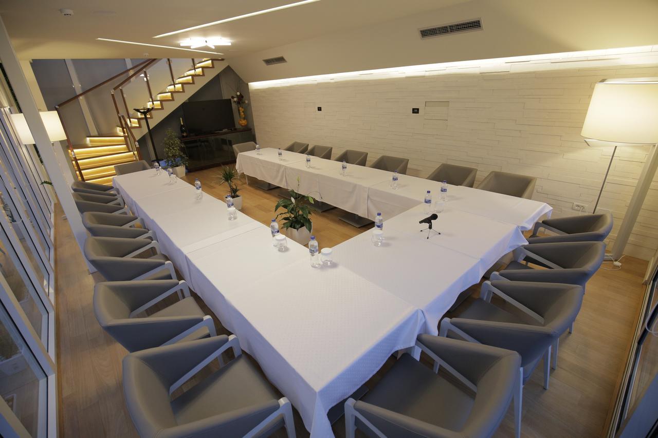 Hotel Bulqiza Bulqize ภายนอก รูปภาพ